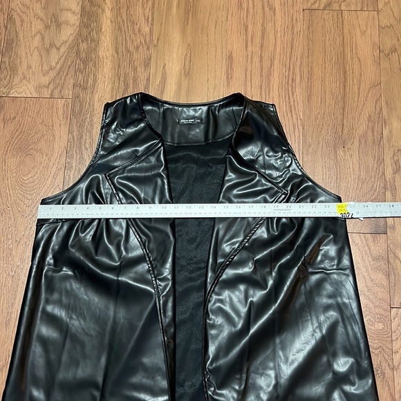 Synthetic leather vest 1XL - Picture 3 of 5